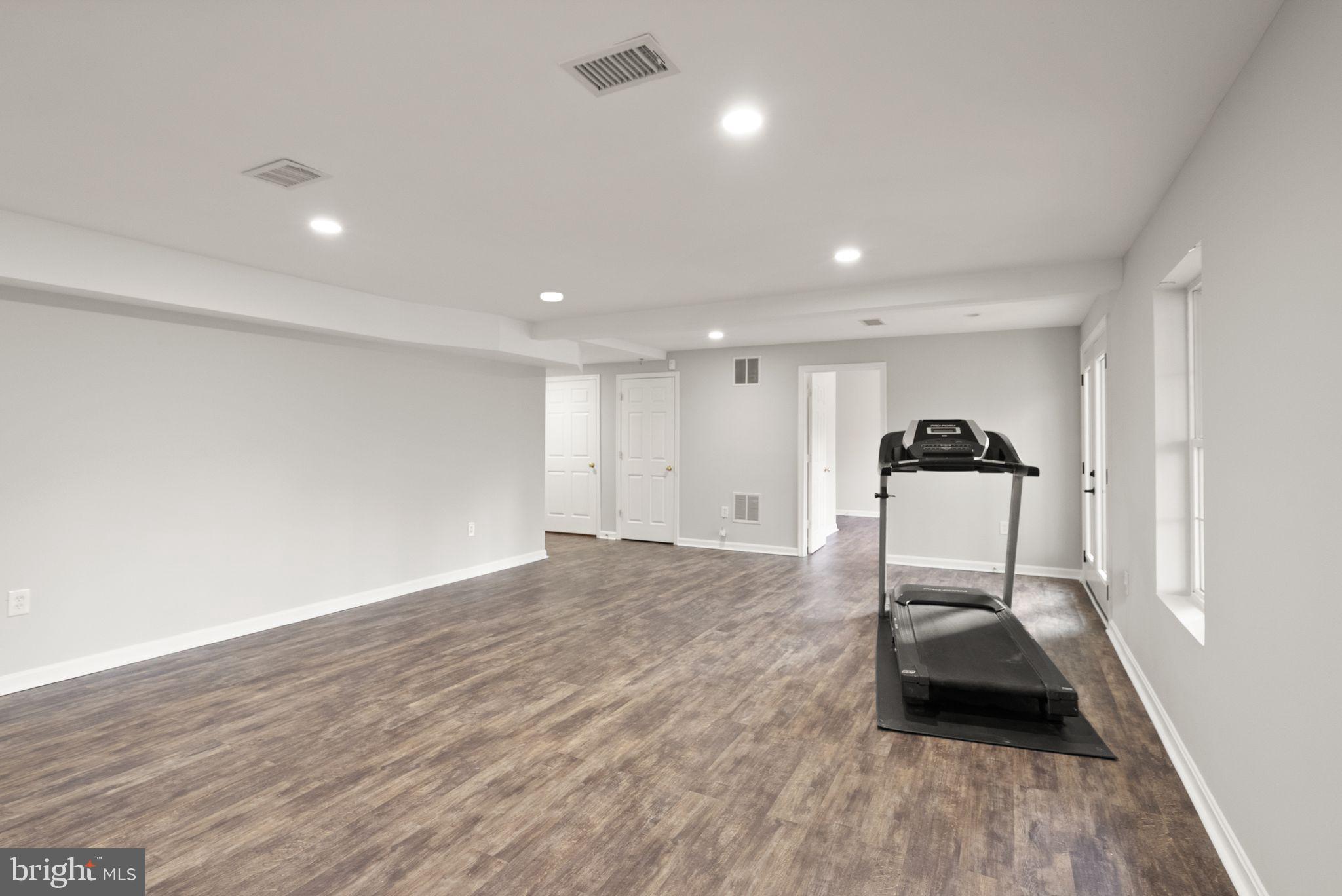 POTOMAC HUNT - Residential