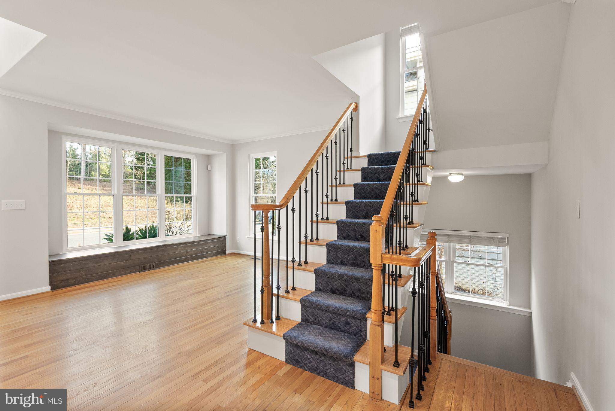 POTOMAC HUNT - Residential