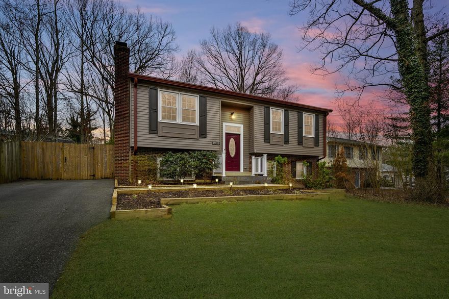 One-of-the-kind! Move-in ready, beautiful 3 bedrooms/2 bathrooms home in walking distance to Quantico Marine Corp Base entrance, Split level with tons of upgrades. Upgrades include granite countertops, stainless steel appliances, newer roof, oversized deck, wood-burning fireplace, and large family room. The location of this property is within walking distance to Quantico Marine Corp Base entrance, Jefferson Davis HWY (rt1) and interstate 95. Schedule a tour today!   $1500 closing cost credit with the use of preferred lender.