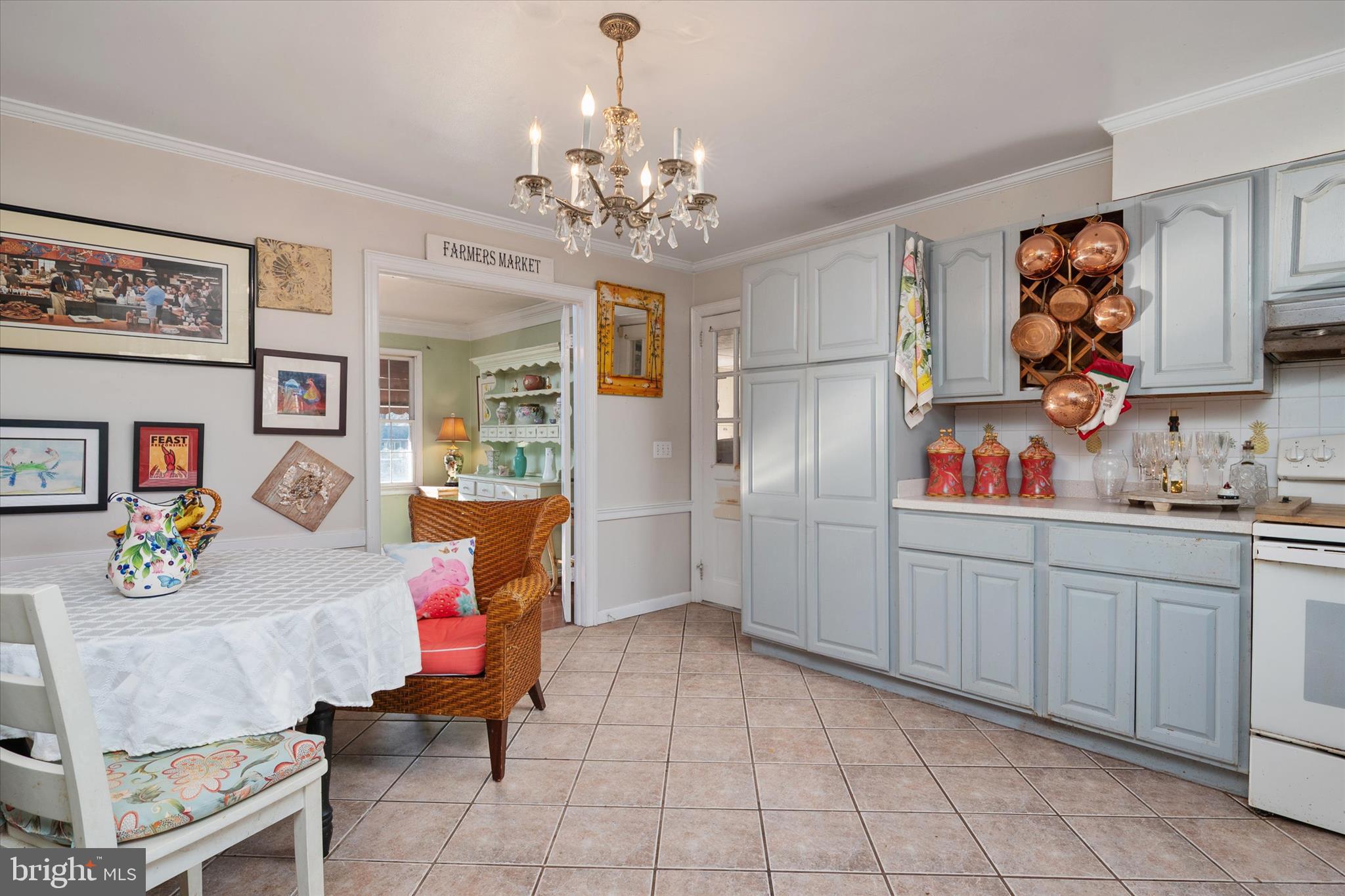 QUEEN ANNE ACRES - Residential