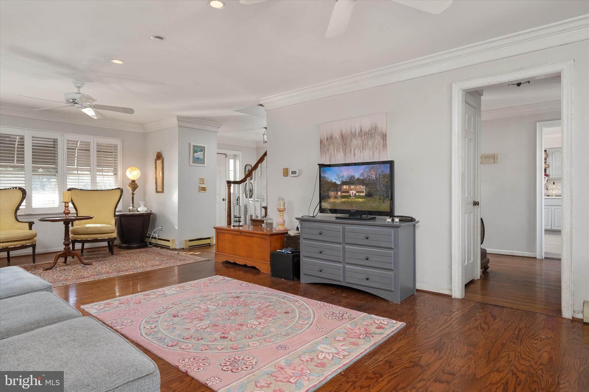 QUEEN ANNE ACRES - Residential