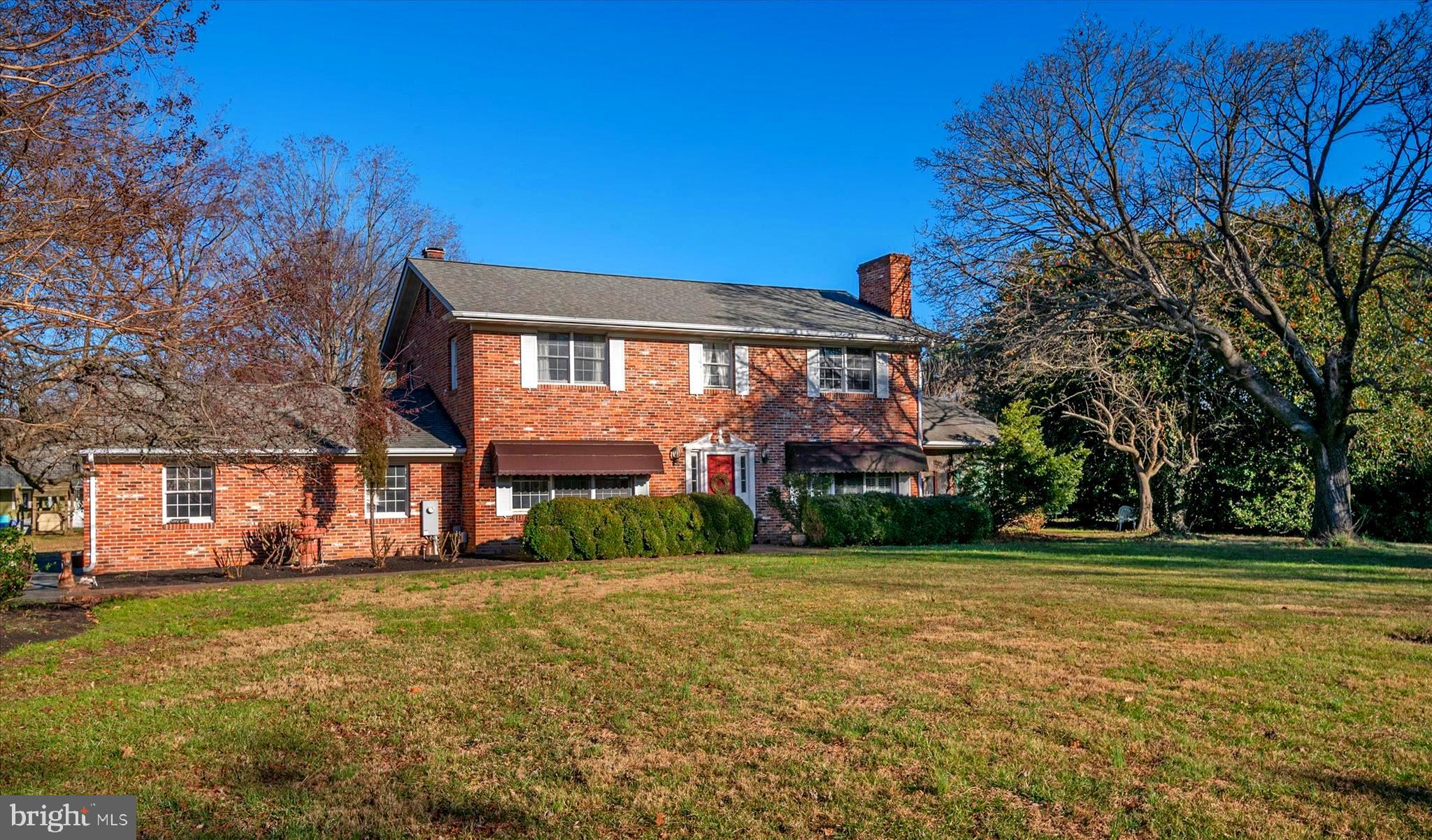 QUEEN ANNE ACRES - Residential