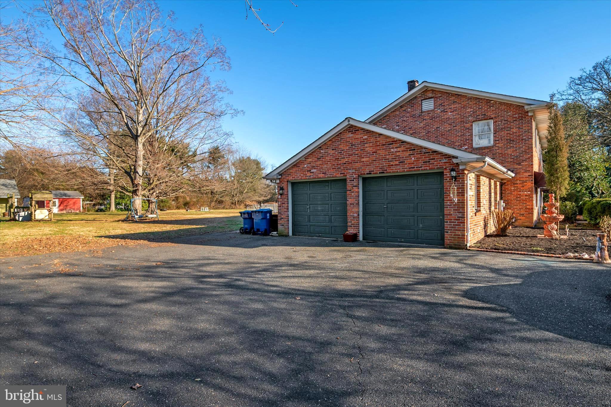 QUEEN ANNE ACRES - Residential