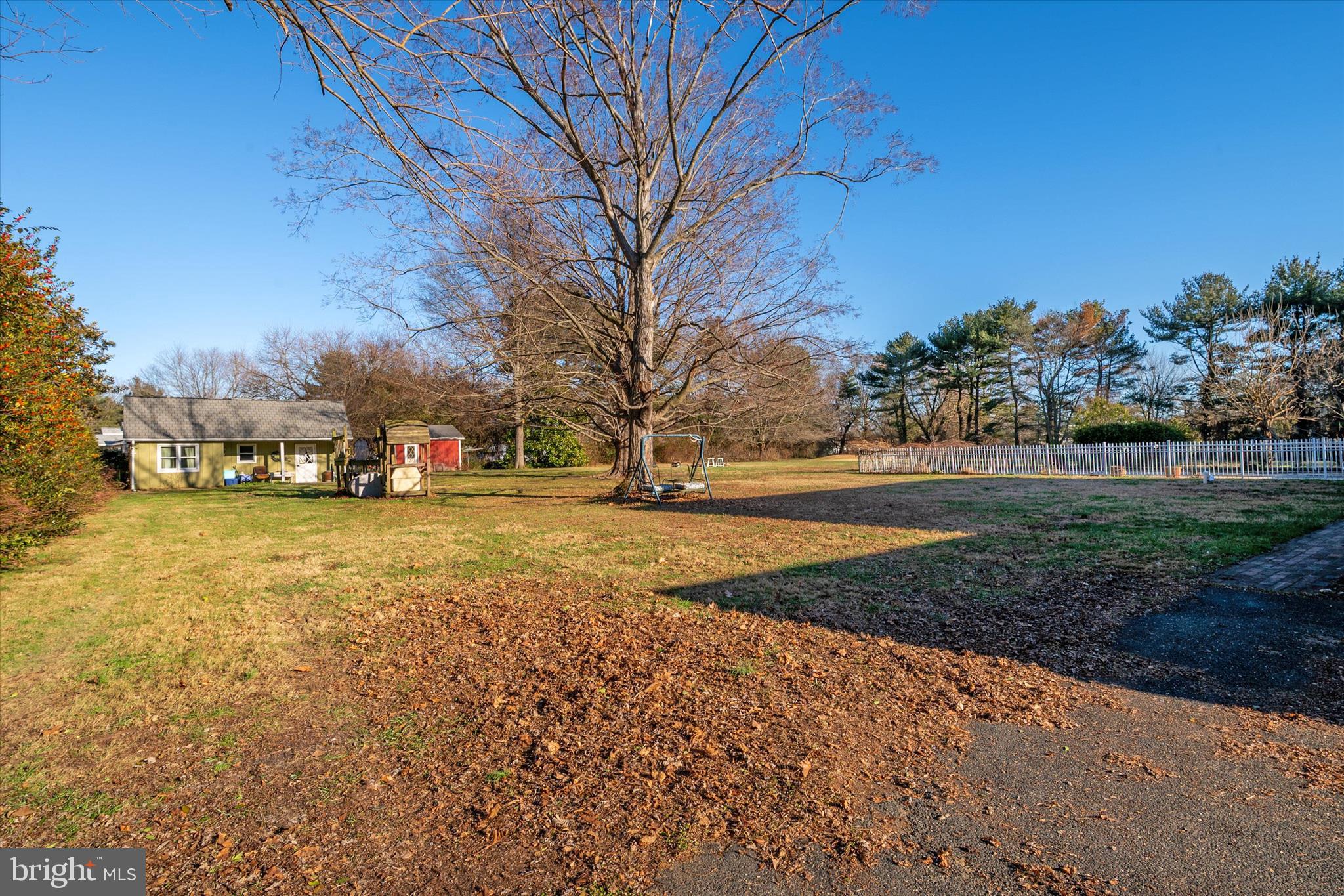 QUEEN ANNE ACRES - Residential