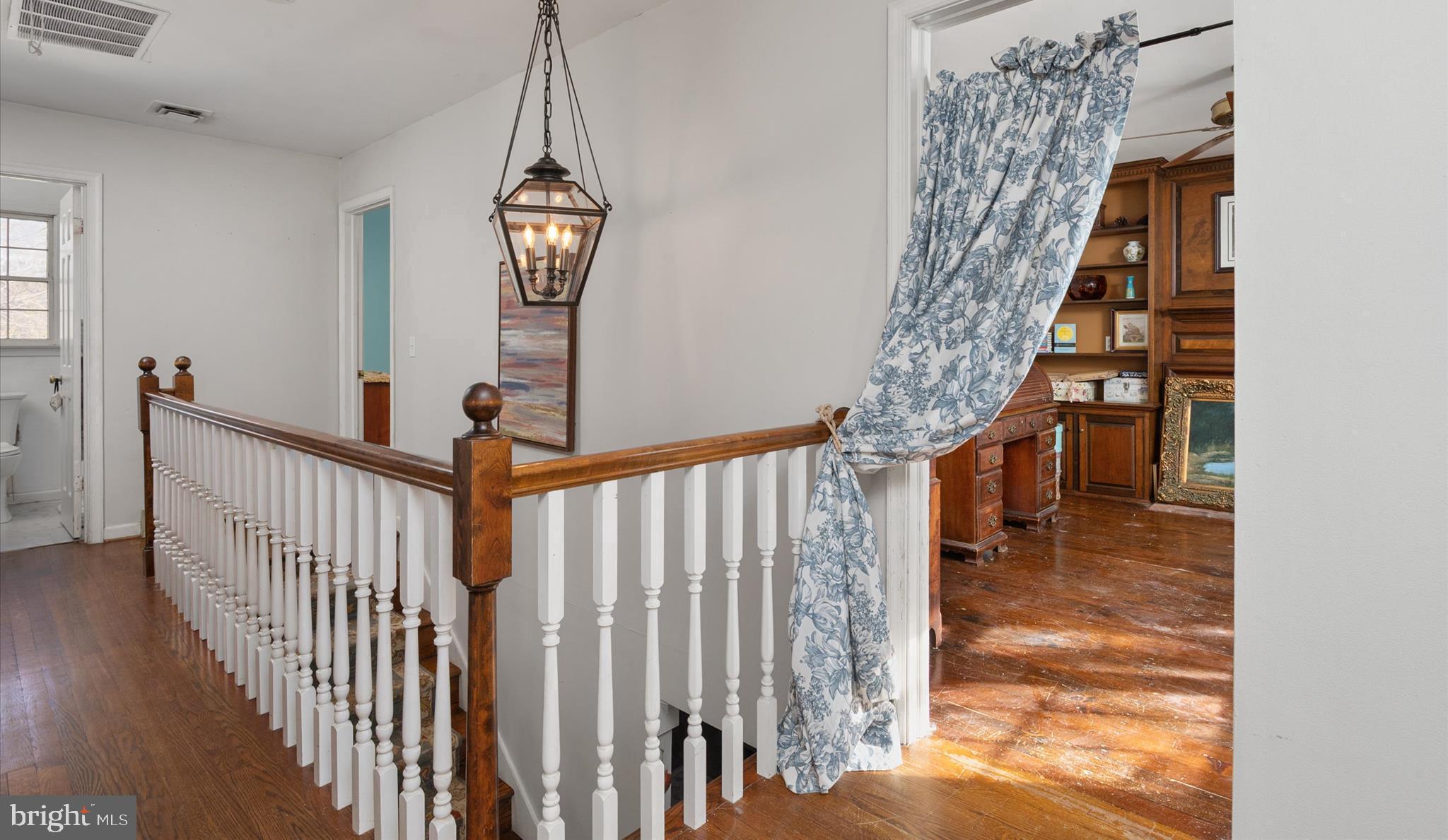 QUEEN ANNE ACRES - Residential