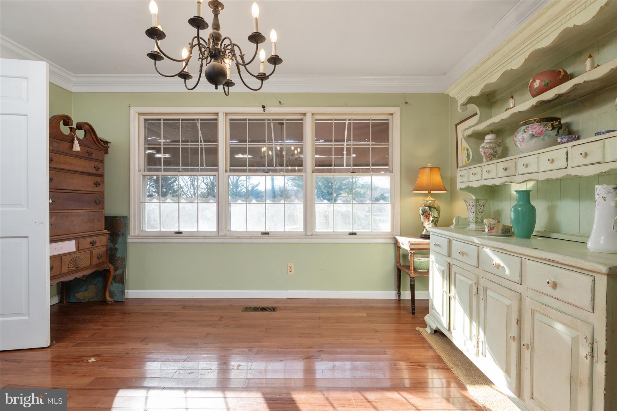 QUEEN ANNE ACRES - Residential