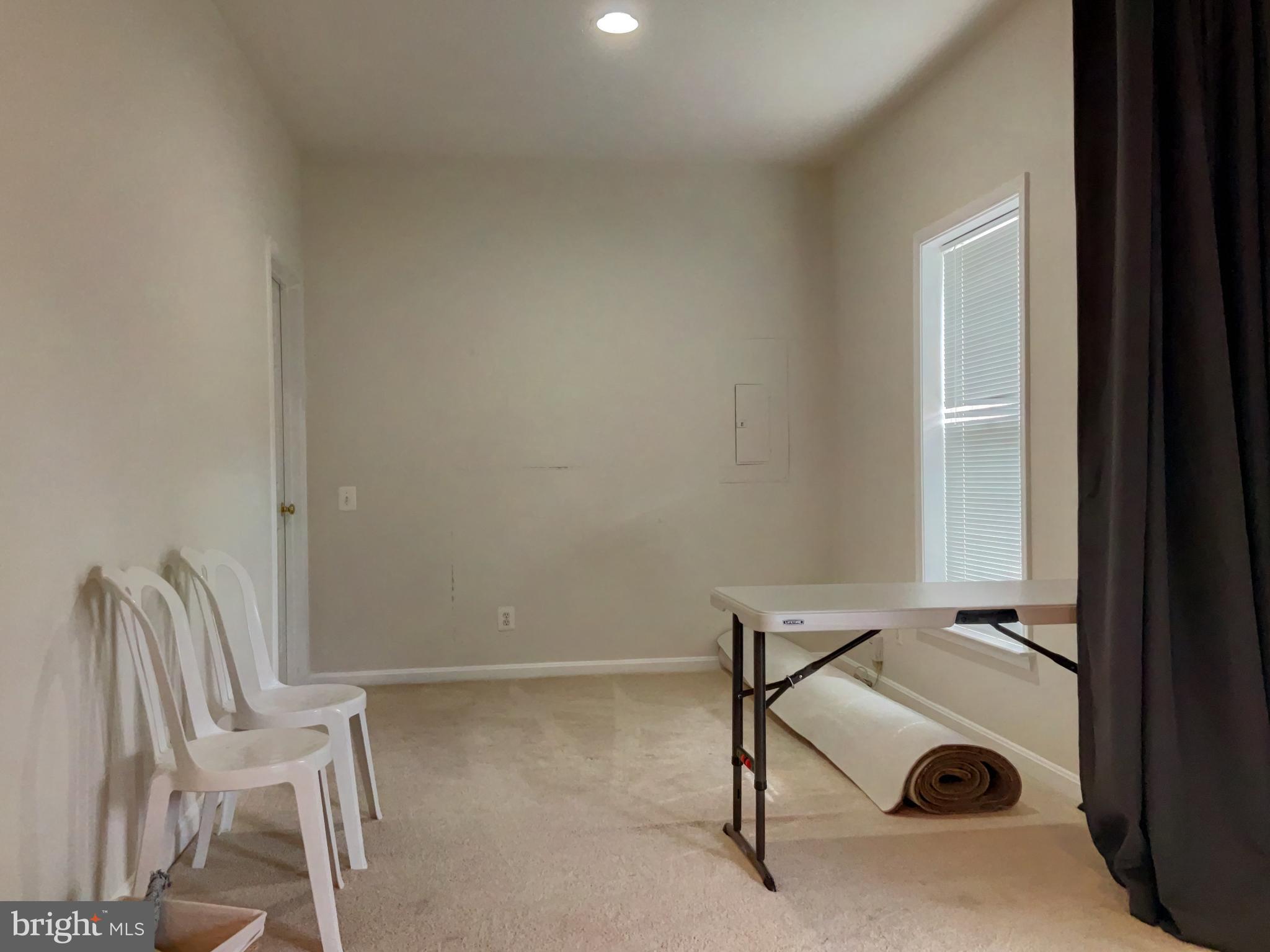 LOUDOUN PARKWAY CENTER - Residential Lease