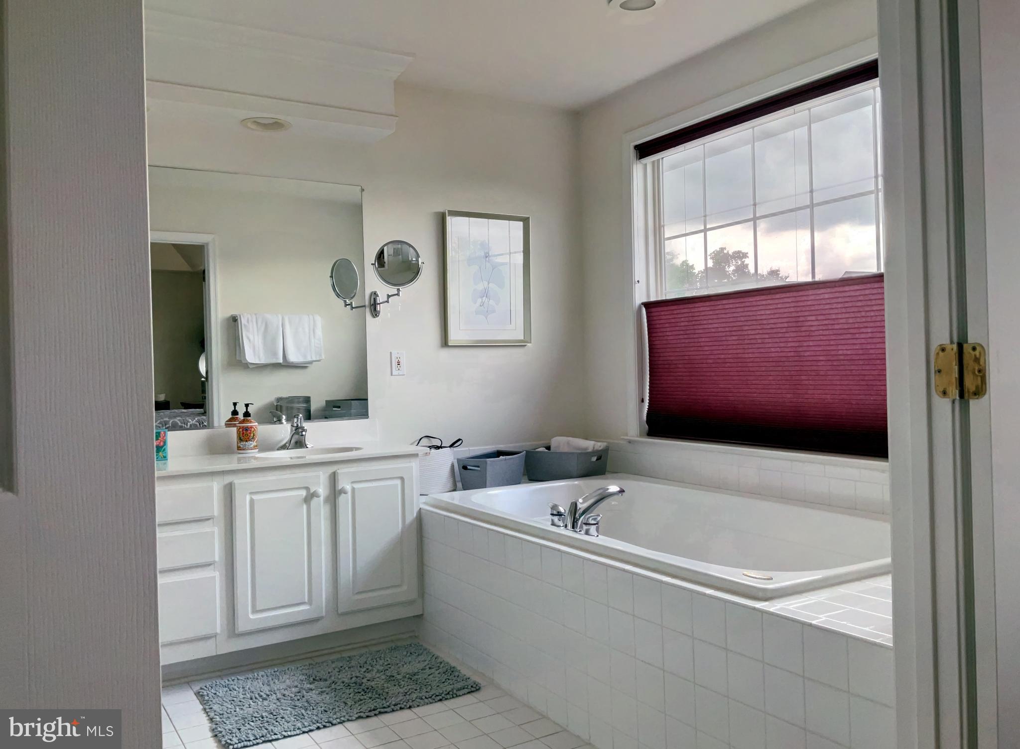 LOUDOUN PARKWAY CENTER - Residential Lease