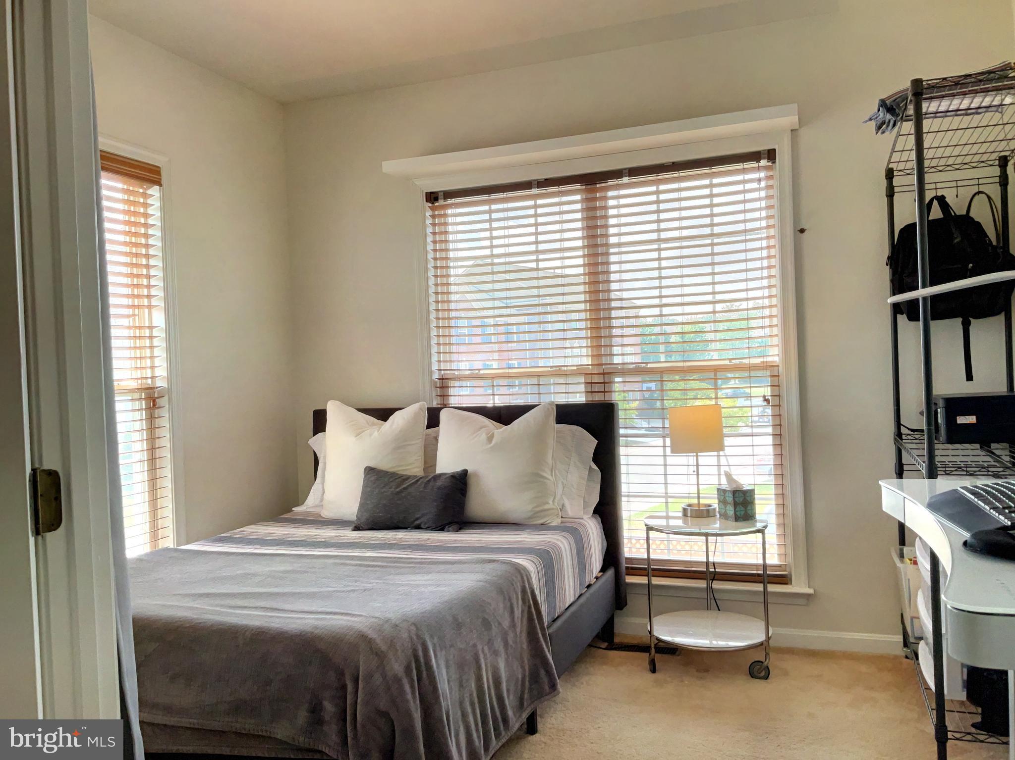 LOUDOUN PARKWAY CENTER - Residential Lease