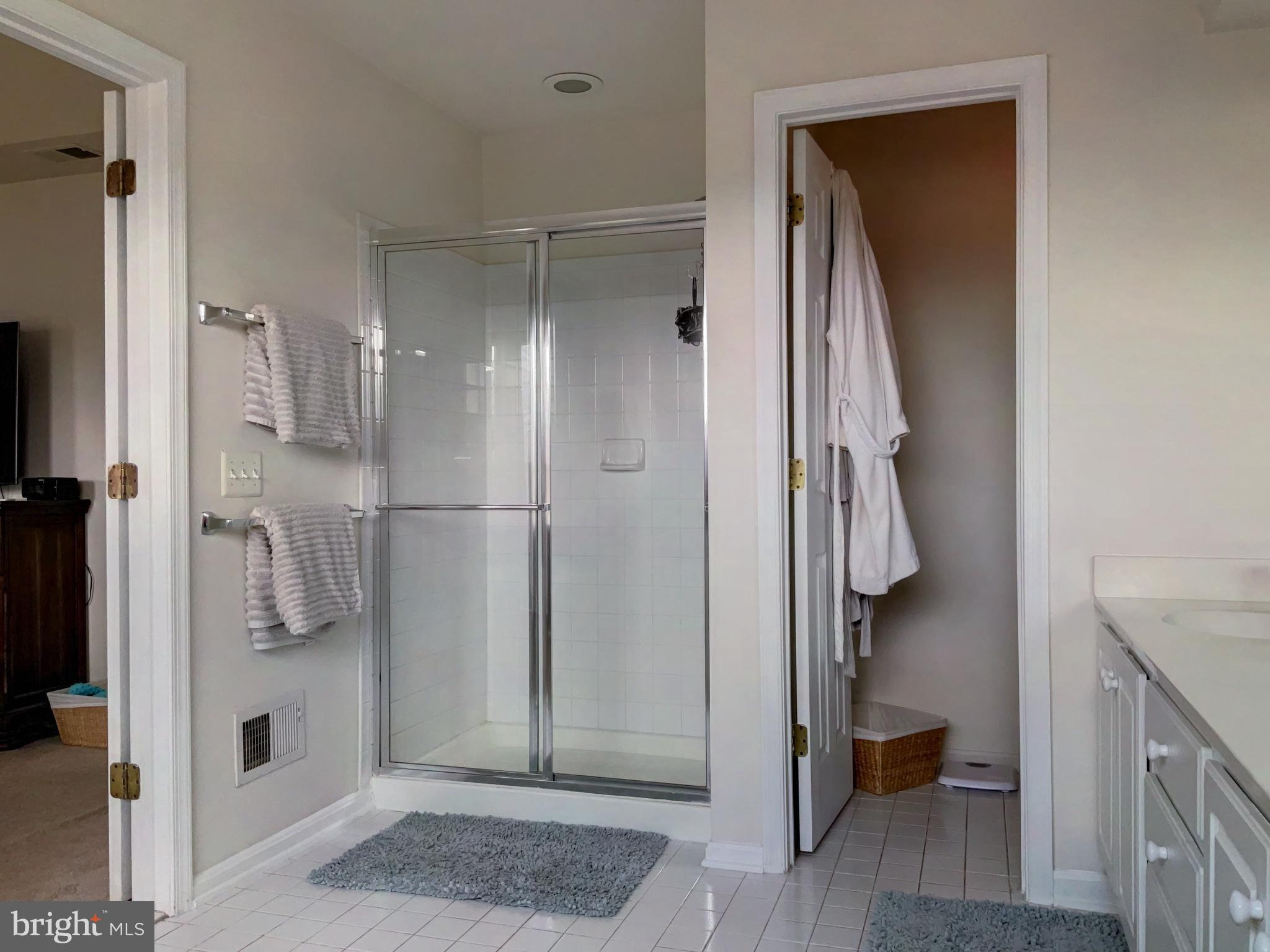 LOUDOUN PARKWAY CENTER - Residential Lease