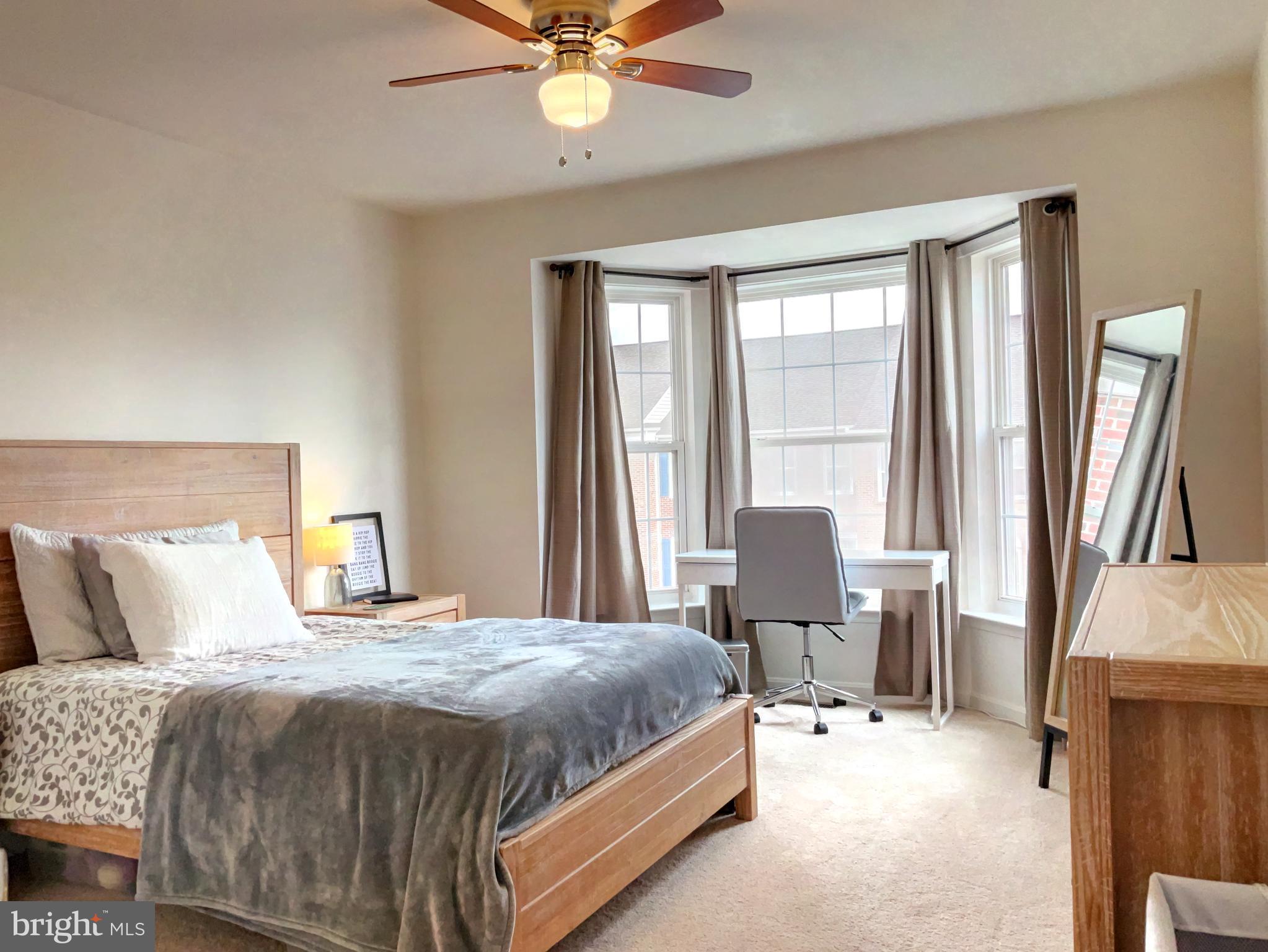 LOUDOUN PARKWAY CENTER - Residential Lease