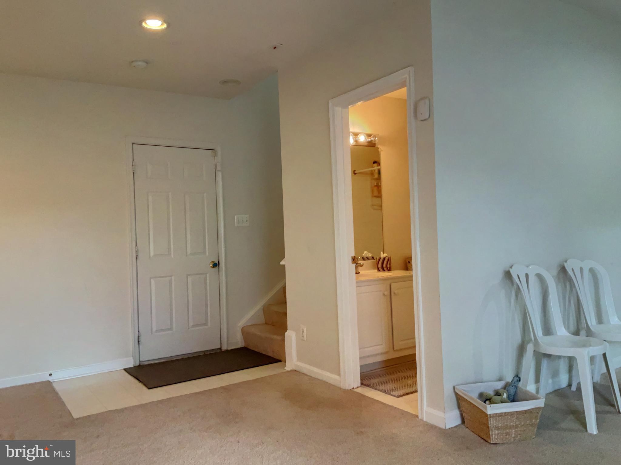 LOUDOUN PARKWAY CENTER - Residential Lease