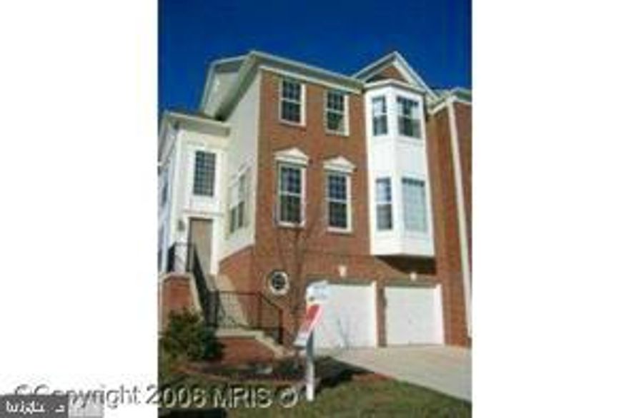 STUNNING 3 LEVEL, END UNIT, LUXURY TOWN HOUSE , RIGHT ACROSS THE ASHBURN METRO STATION! MAIN LEVEL HAS AN OFFICE ROOM THAT CAN BE USED AS A PLAY ROOM OR  4RTH BEDROOM FOR GUEST!  GOURMET KITCHEN HAS TOP OF THE LINE GRANITE COUNTER TOPS , WOOD FLOORS, BREAKFAST AREA NEXT TO THE LARGE KITCHEN,   FORMAL DINNING ROOM WITH WOOD FLOORS, LARGE FAMILY ROOM  WITH GAS FIREPLACE AND WOOD FLOORS,  THAT LEADS TO DECK! FULLY FENCED BACKYARD!  WALKOUT LOWER LEVEL WITH HUGE RECREATION ROOM AND AND A FULL BATH. UPSTAIRS WELCOME A LARGE MASTER SUITE WITH LUXURAY MASTER BATH , WALK IN CLOSTES AND GRANITE COUNTER TOPS! 2 ADDITIONAL LARGE SIZE BEDROOMS WITH  A HALL BATH! DECK, PATIO, FENCE, 10+,Must call Listing agent b4r showing, Tenant occupied. 
NO CATS PLEASE!