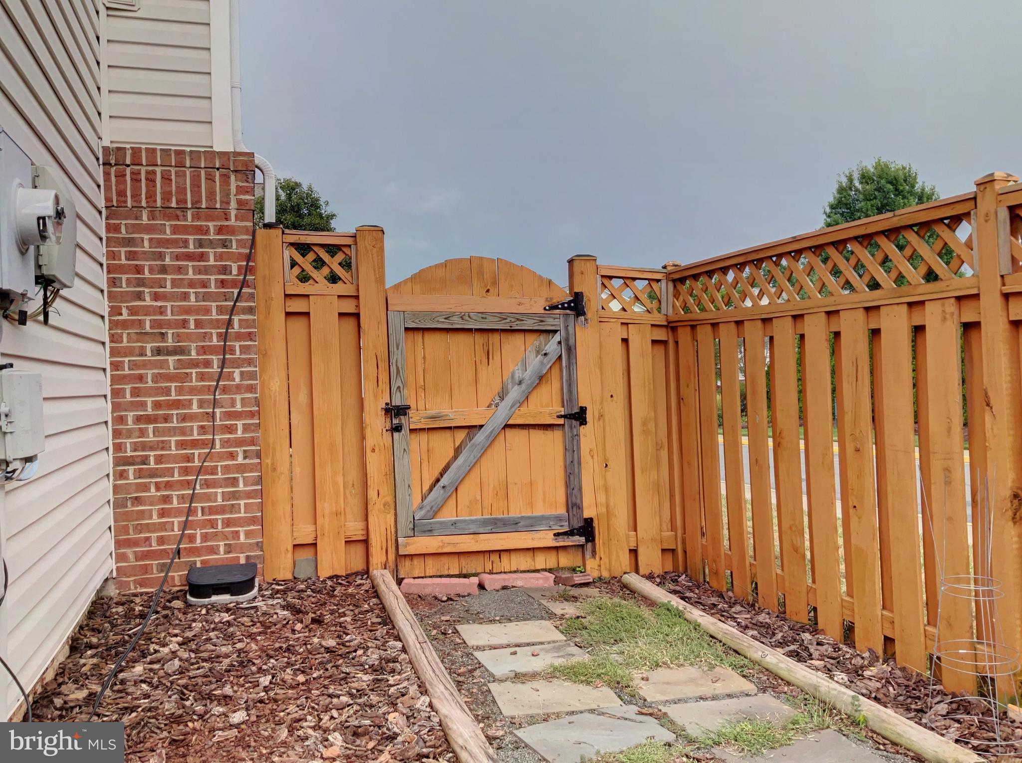 LOUDOUN PARKWAY CENTER - Residential Lease