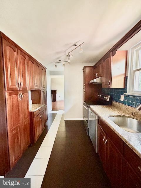 CHERRY RUN - Residential Lease