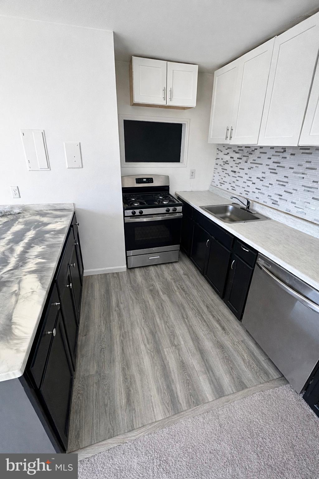 4423 ROMLON STREET 202