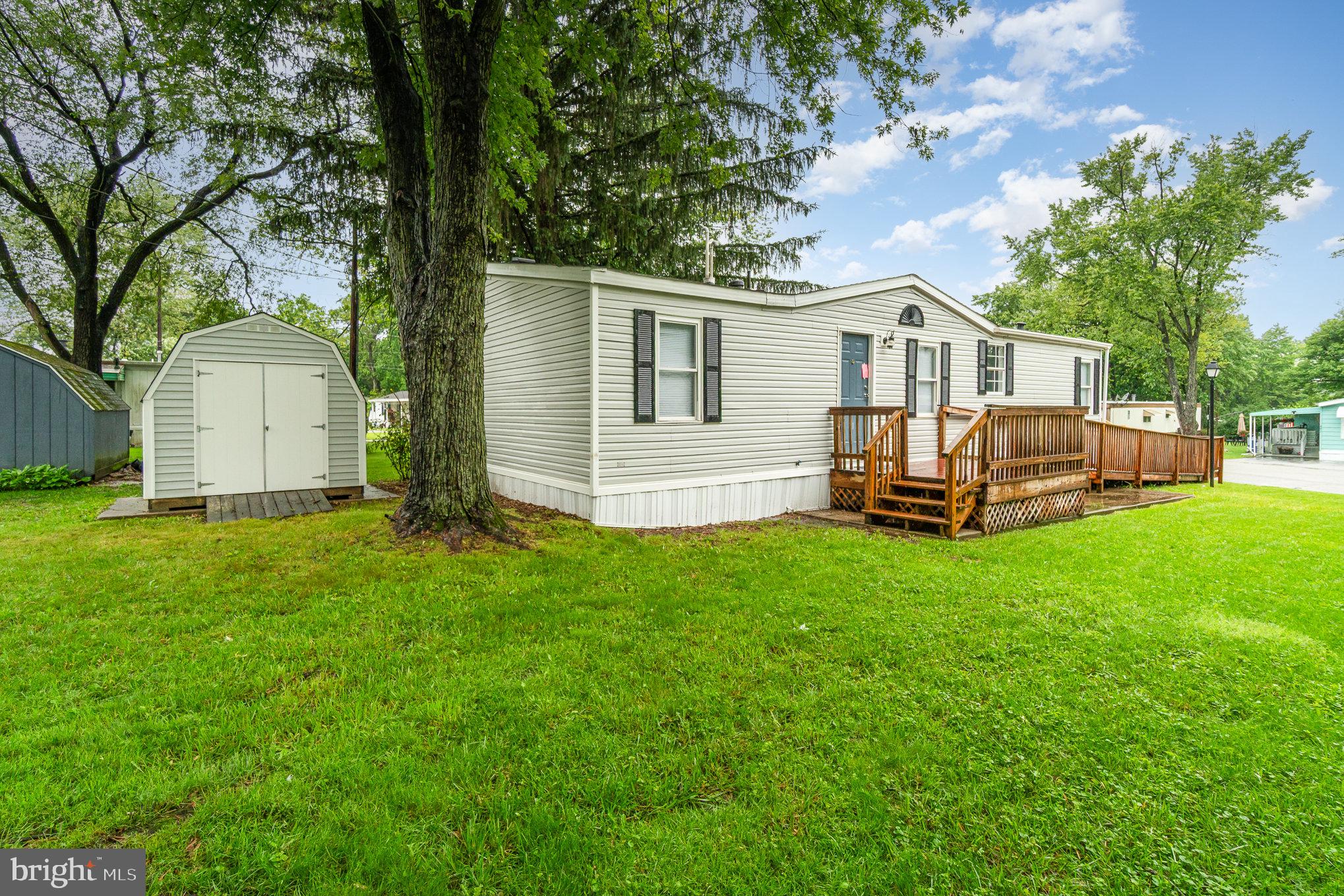 492 CAPITAL DRIVE