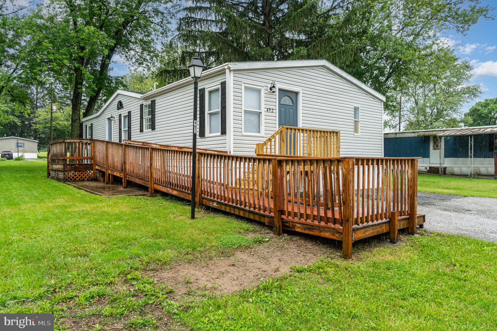 492 CAPITAL DRIVE