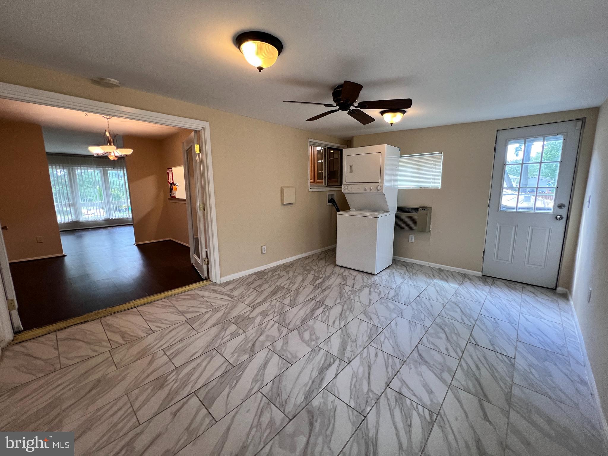 ROYALE GARDENS - Residential Lease