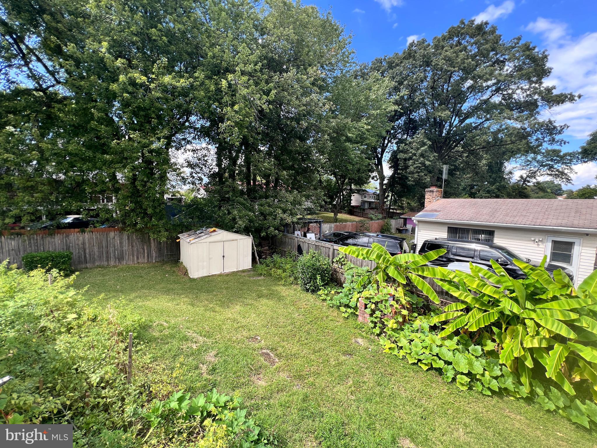 ROYALE GARDENS - Residential Lease