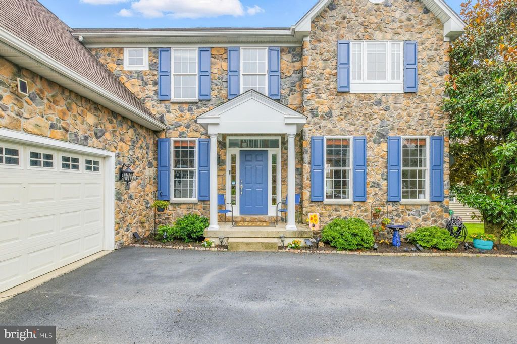 Photo of 39 Bunker Way, POTTSTOWN, PA 19464 (MLS # PAMC2149948)