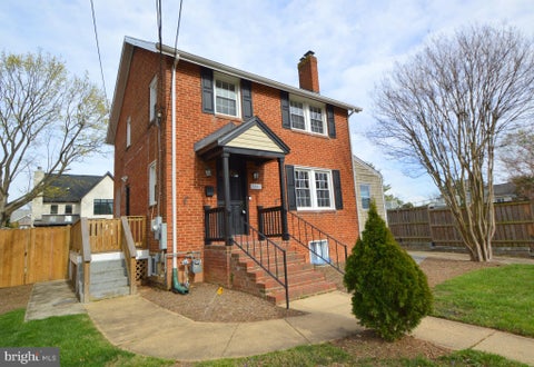 Homes For Rent - 2441 N Mckinley Street<br/> ARLINGTON, VA 22207