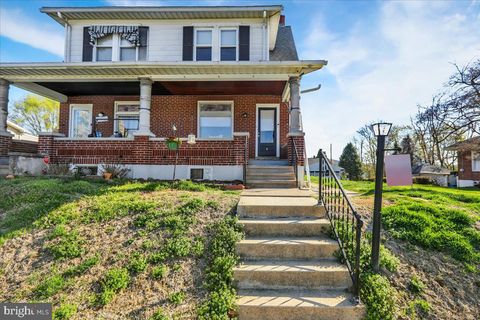 8 PERSHING BOULEVARD READING PA 19607