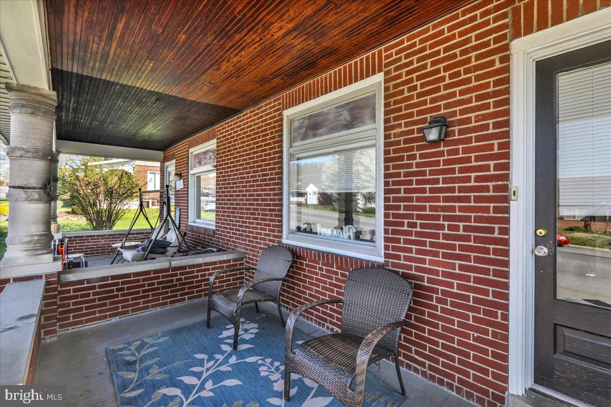 8 PERSHING BOULEVARD