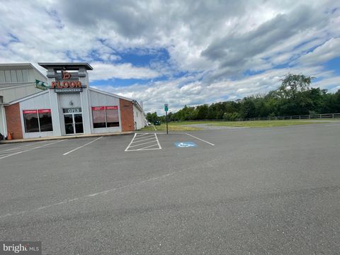 Photo of 16326 Lee Highway, GAINESVILLE, VA 20155 (MLS # VAPW2122974)