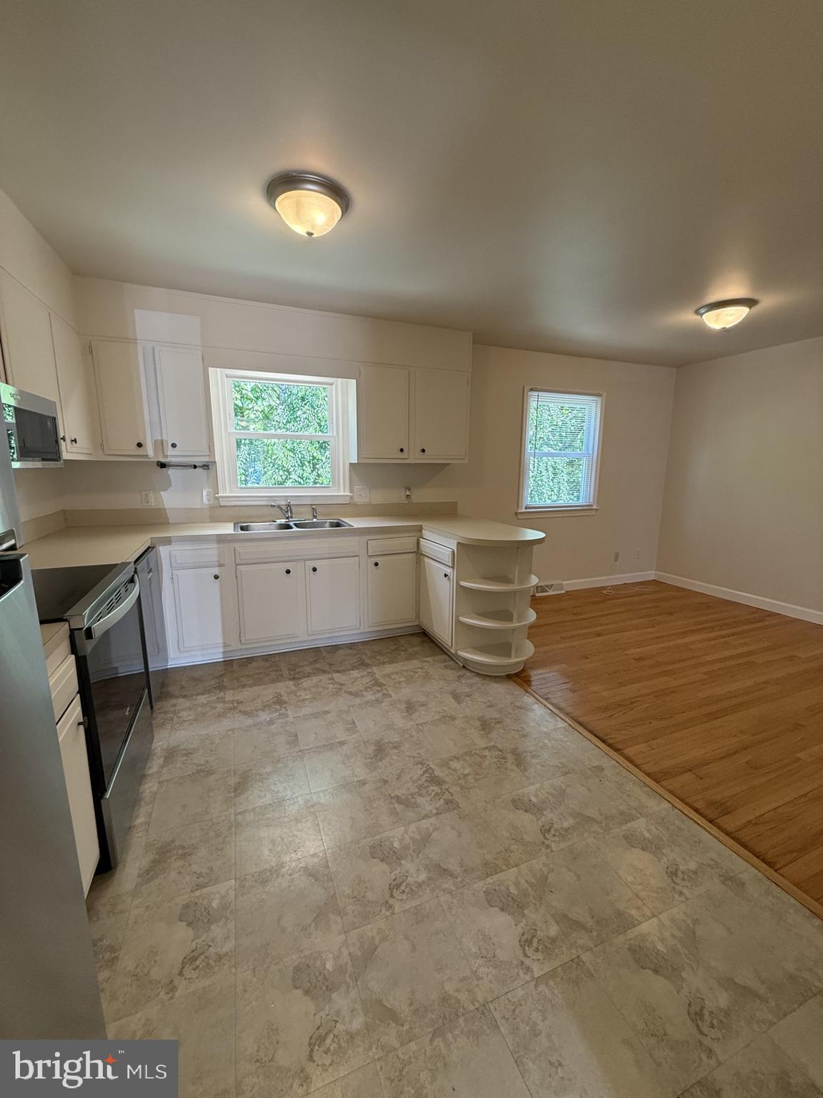 SPRING VALLEY - Residential Lease