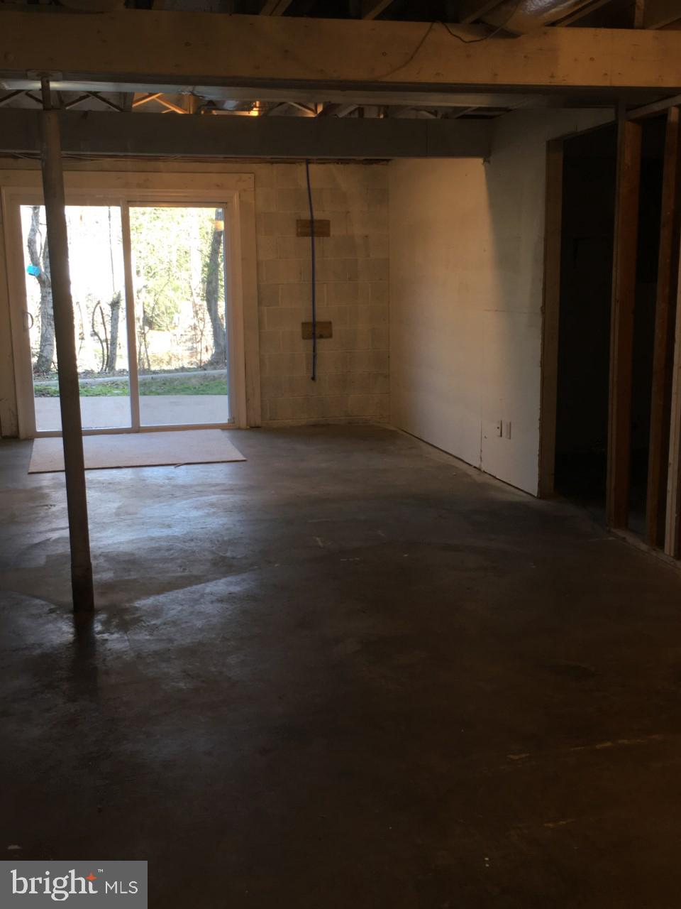 SPRING VALLEY - Residential Lease