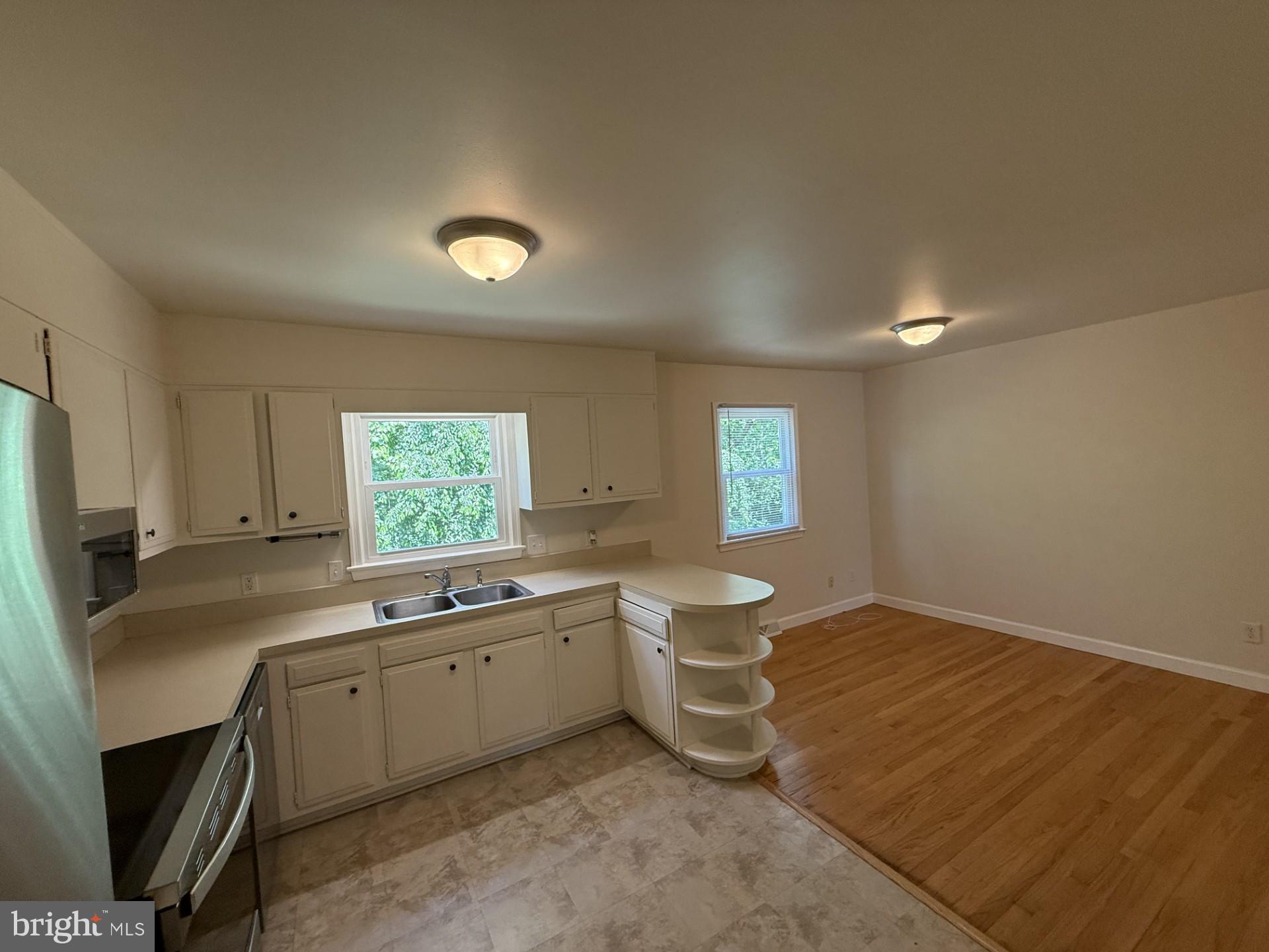 SPRING VALLEY - Residential Lease