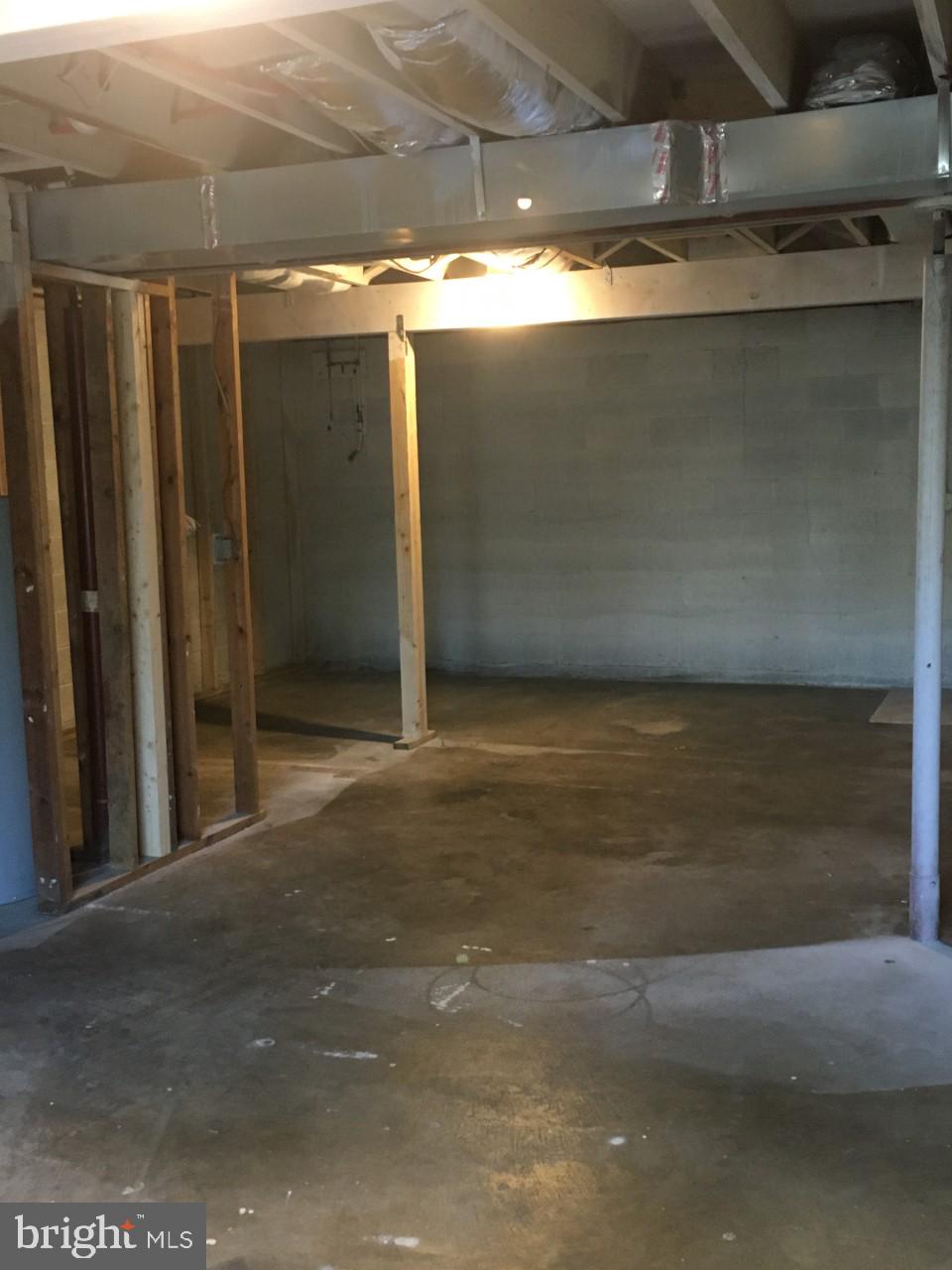 SPRING VALLEY - Residential Lease