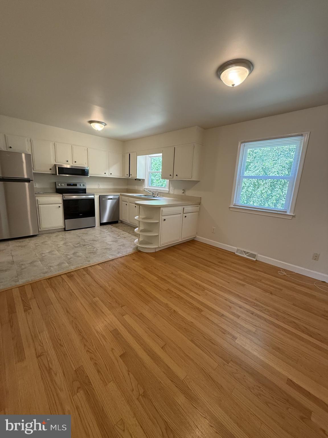 SPRING VALLEY - Residential Lease