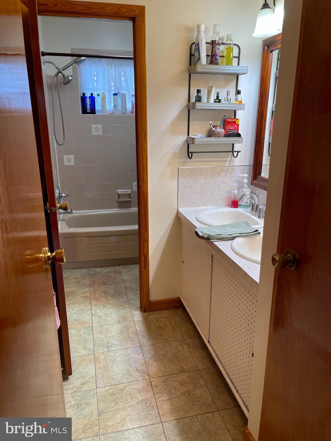 GREENBERRY HILLS - Residential