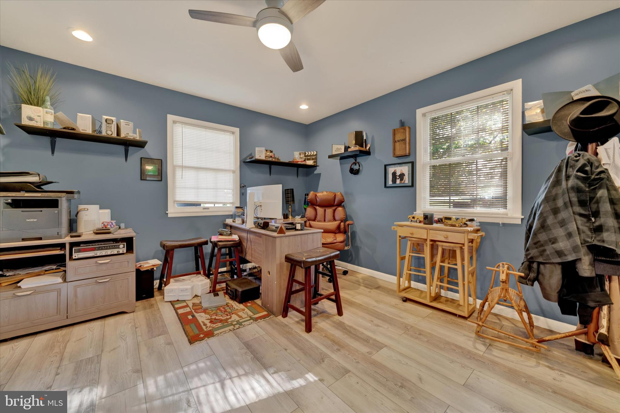 MONTROSE MANOR - Residential