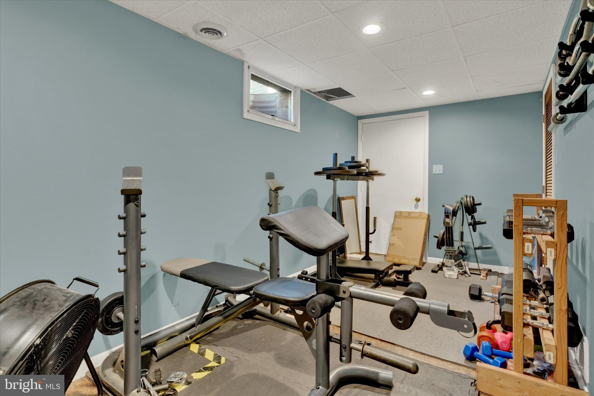 MONTROSE MANOR - Residential