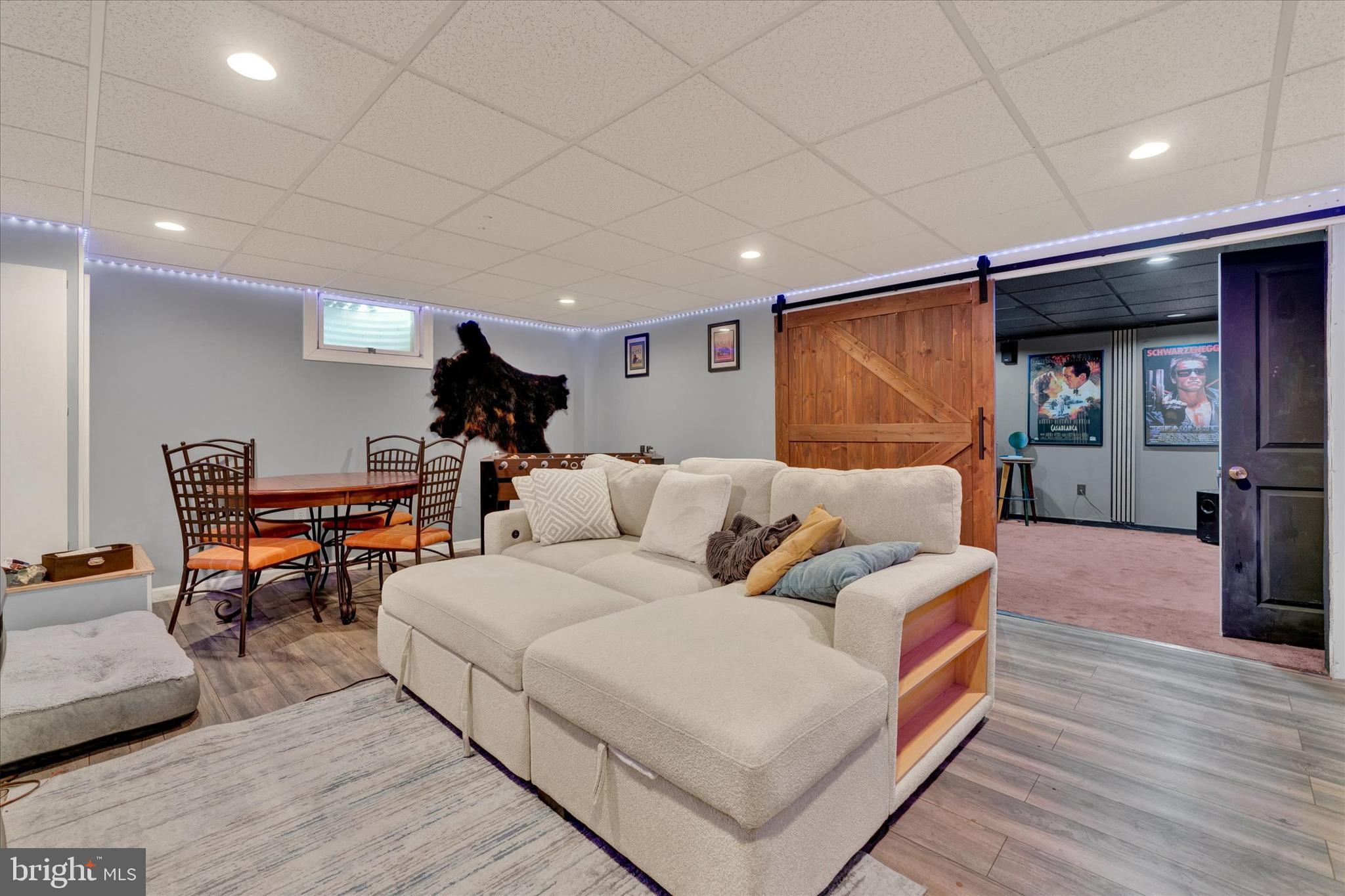 MONTROSE MANOR - Residential