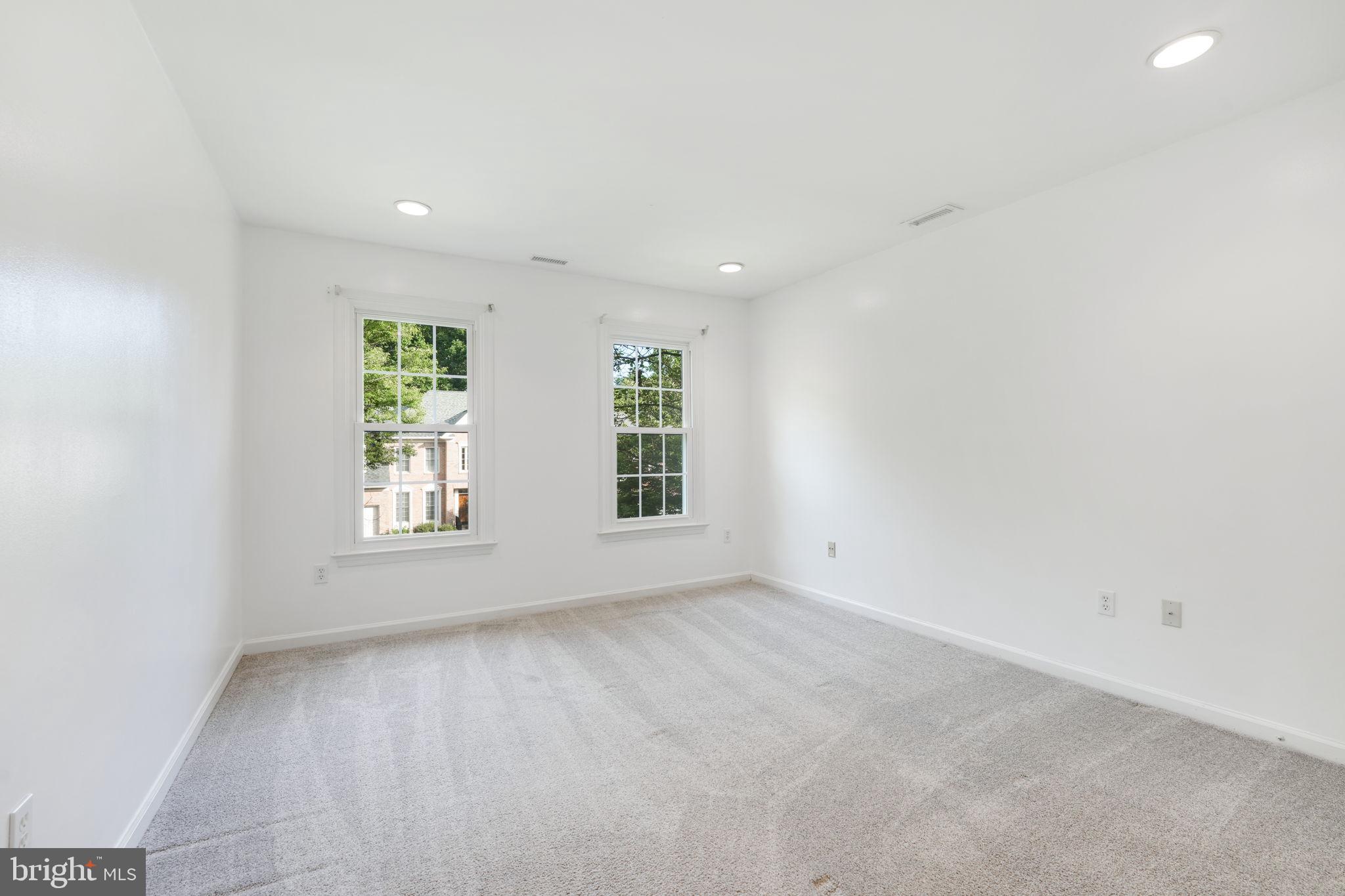 FALLS FARM - Residential