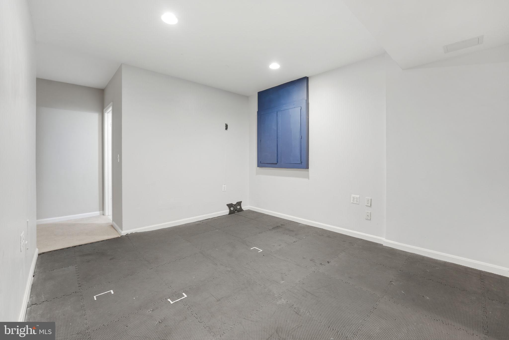 FALLS FARM - Residential