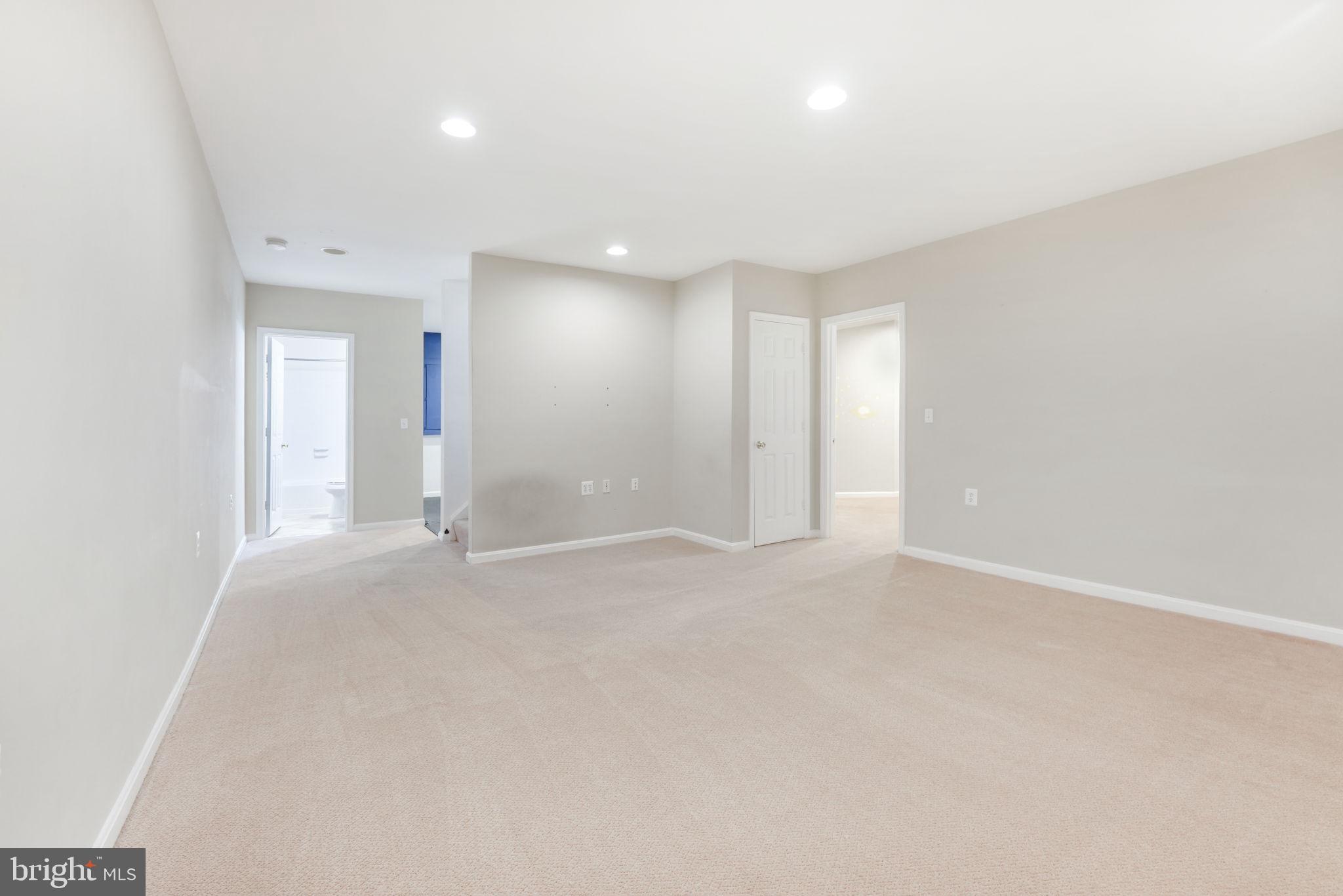 FALLS FARM - Residential