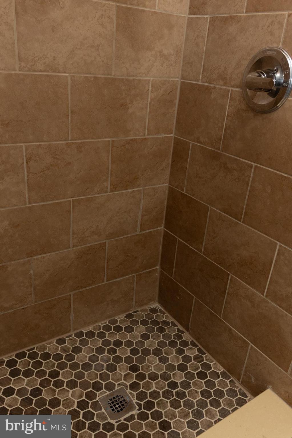 WINDSOR DALE - Residential Lease