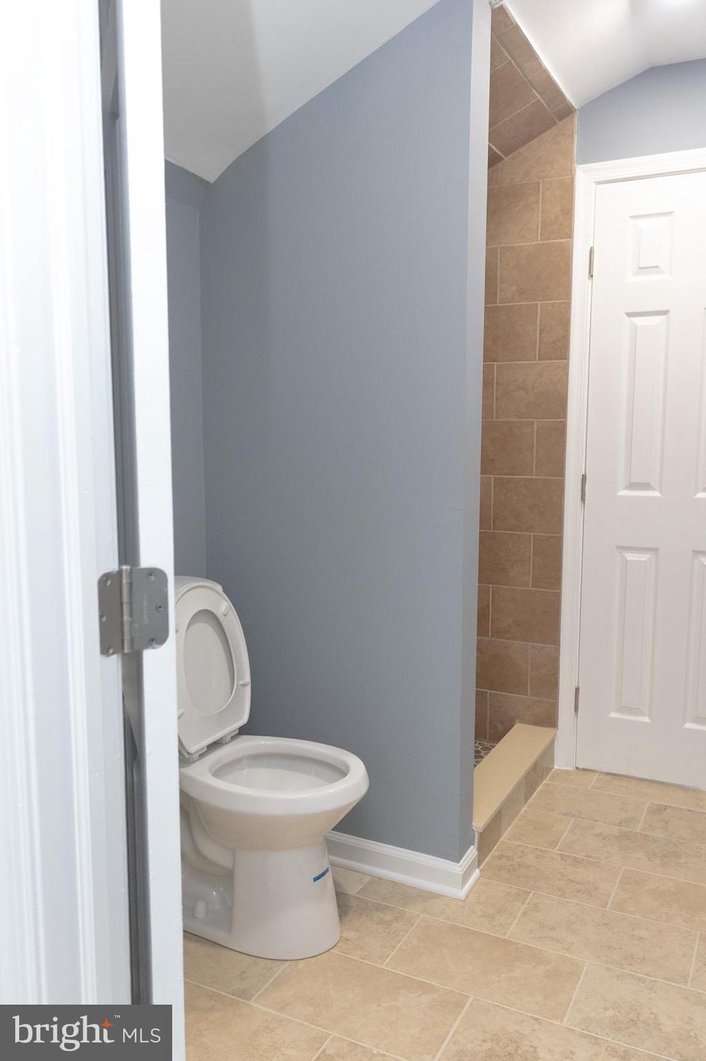 WINDSOR DALE - Residential Lease