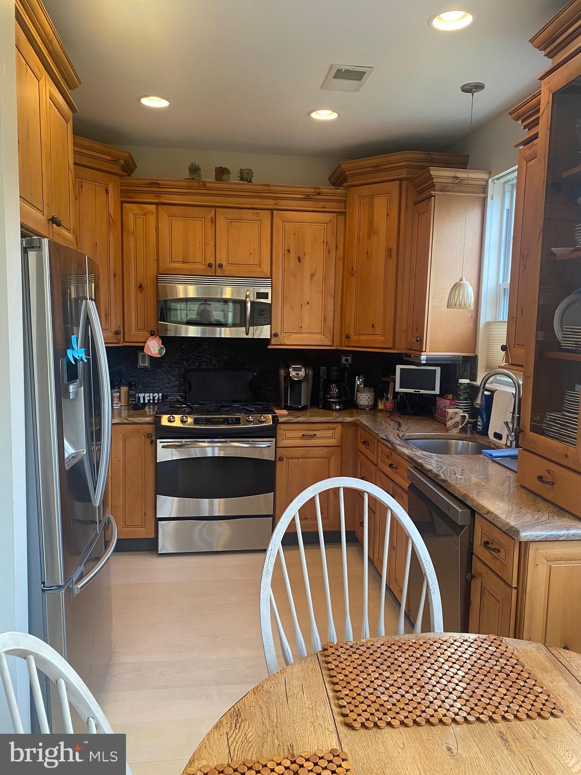 HERITAGE CR ESTS - Residential