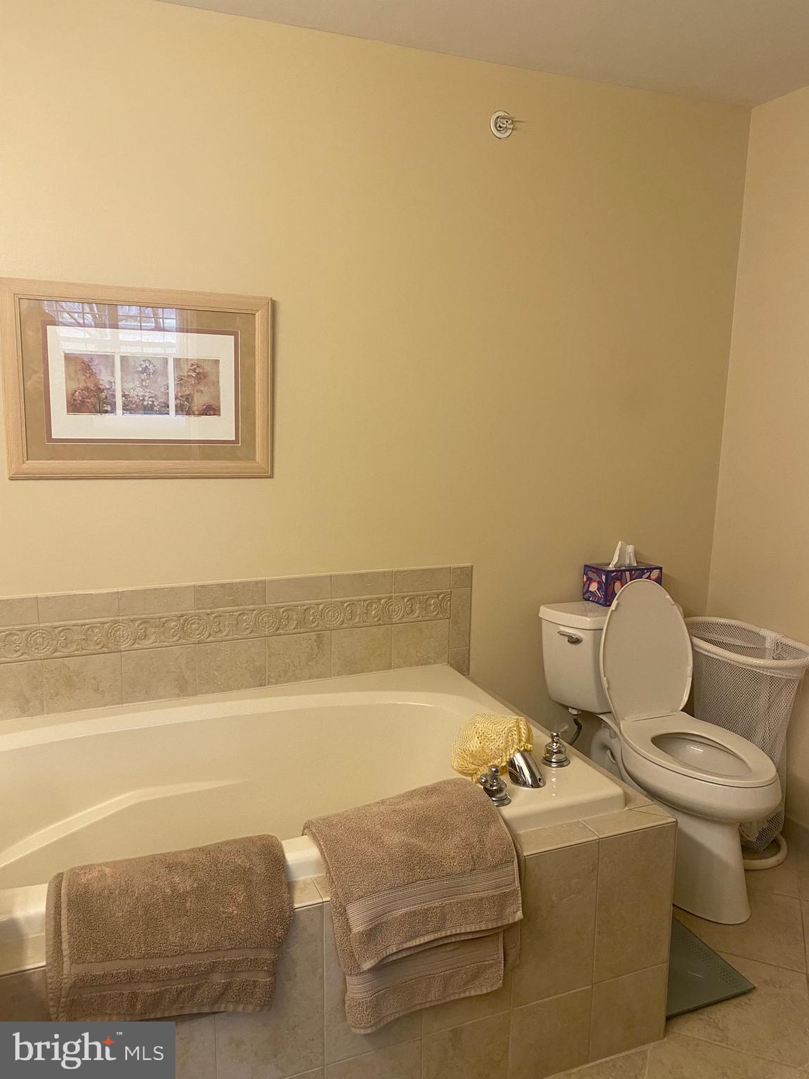 HERITAGE CR ESTS - Residential