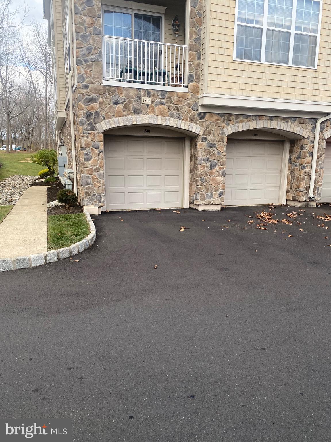 HERITAGE CR ESTS - Residential