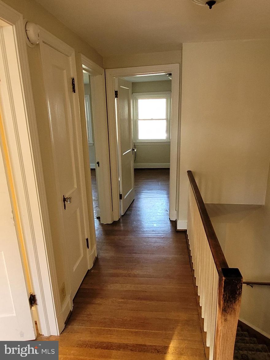 NO PETS, NO SMOKERS, NO PETS...