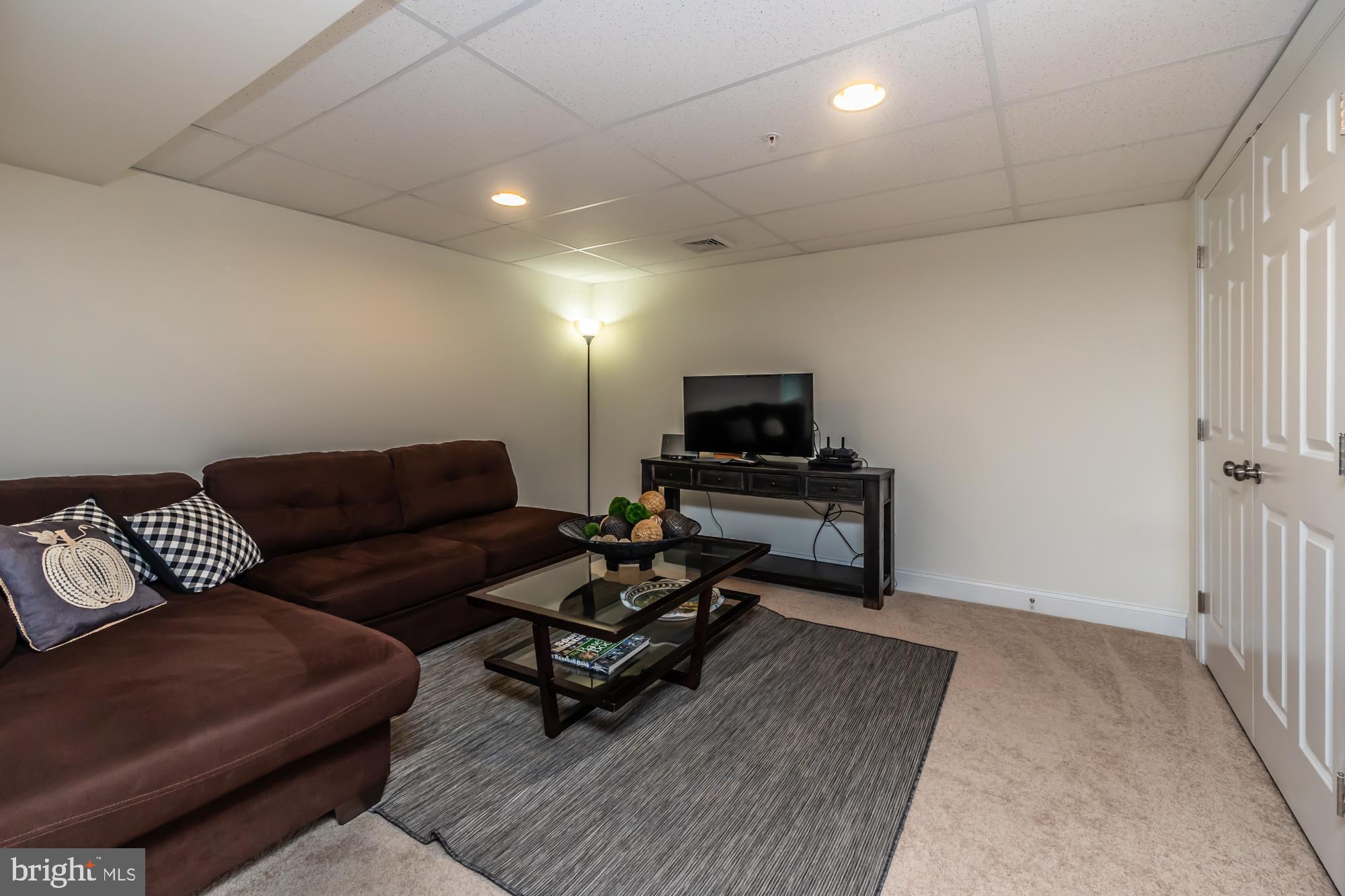 VILLAGE GREENE - Residential