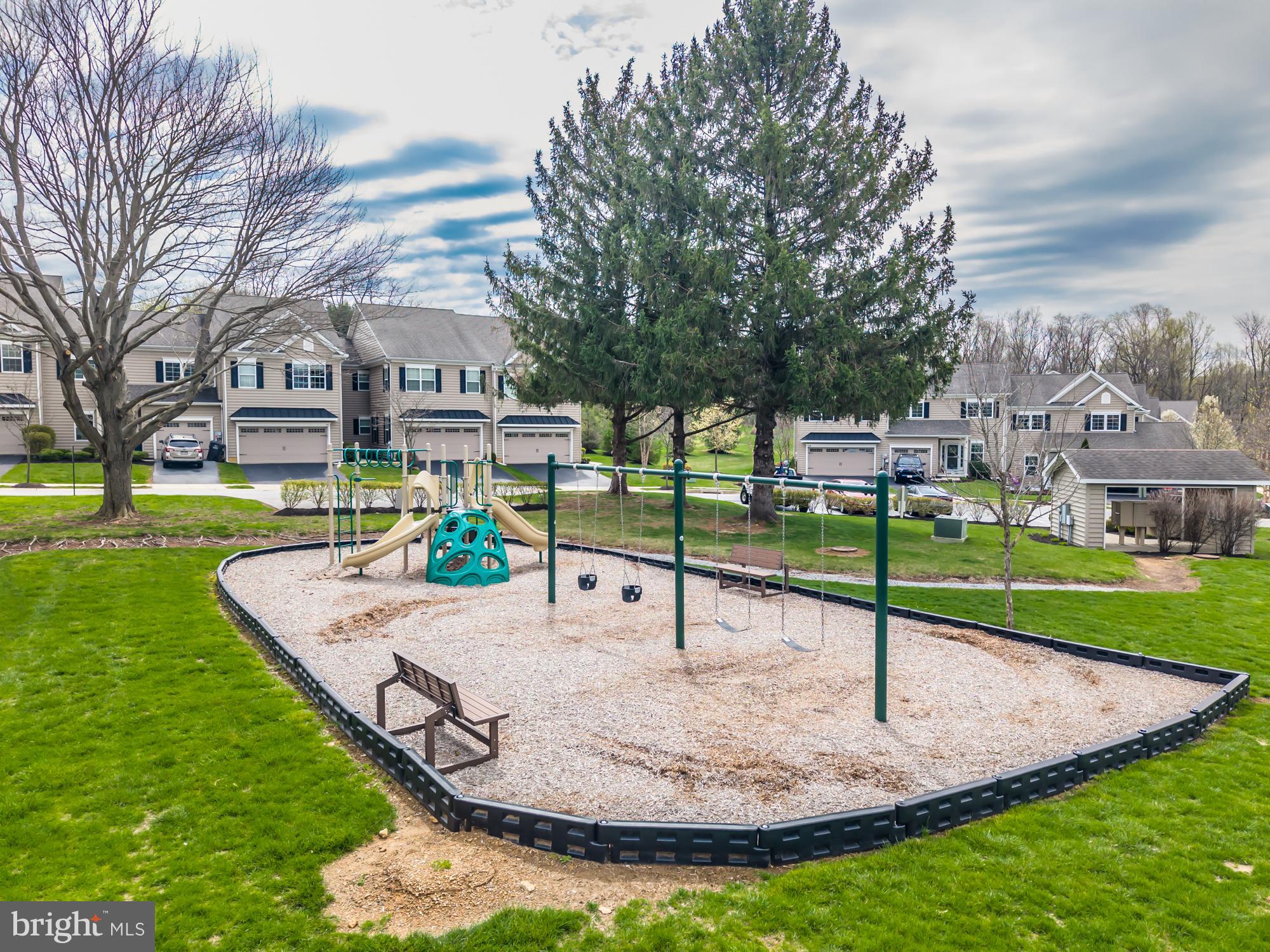 VILLAGE GREENE - Residential