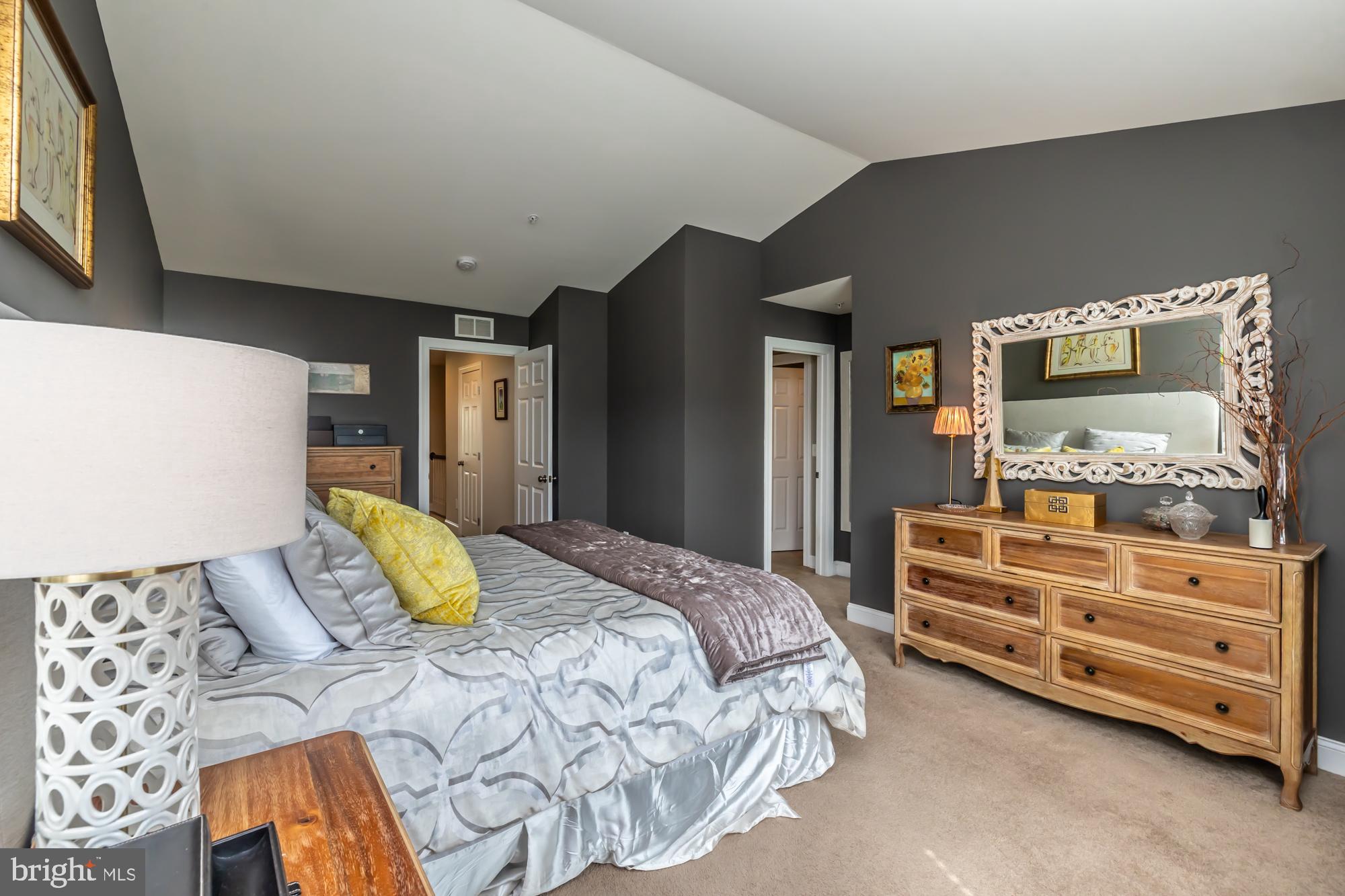 VILLAGE GREENE - Residential